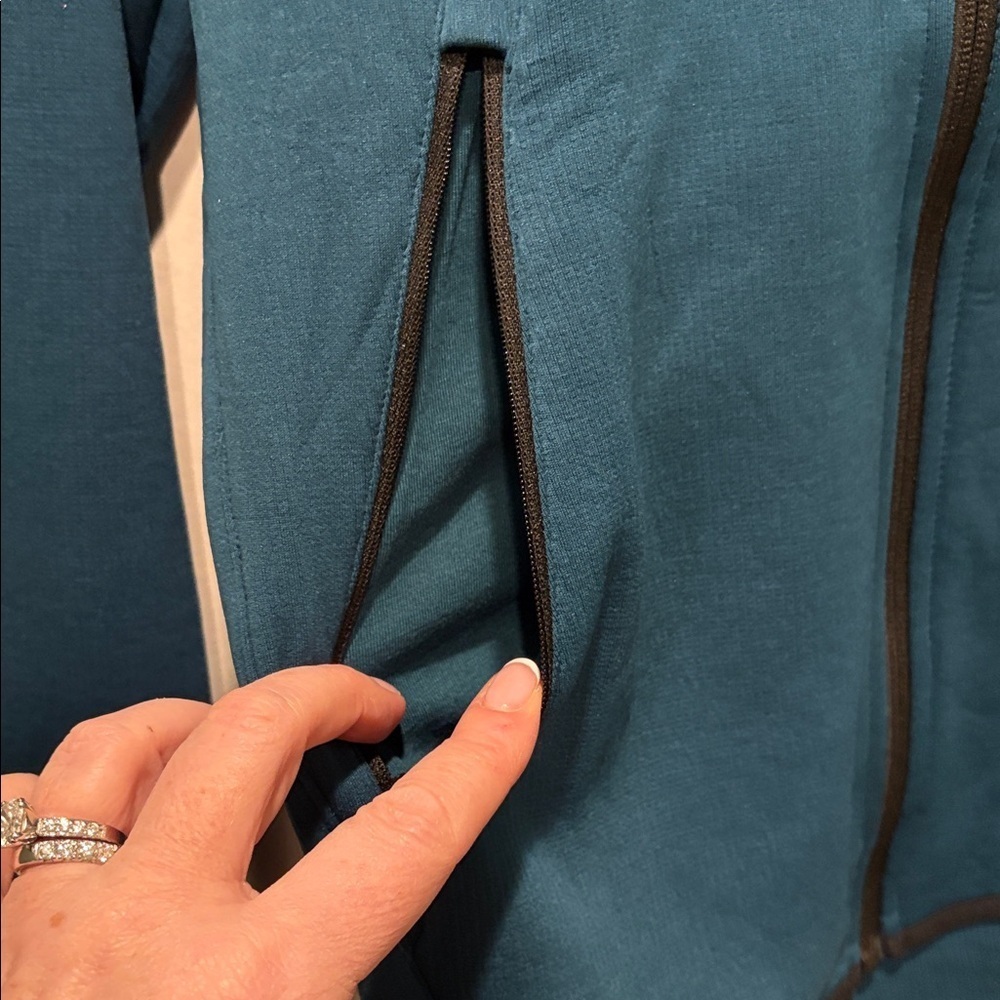 ADIDAS Men's Climawarm full zip training hoodie. Hooded sweatshirt. Small. Blue - Picture 4 of 15